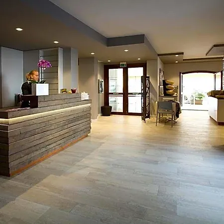 Ponza لينانو سابيادورو